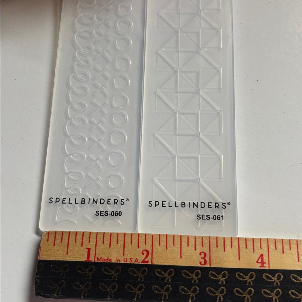 Spellbinders Embossing Folders Set - Picture 4 of 8
